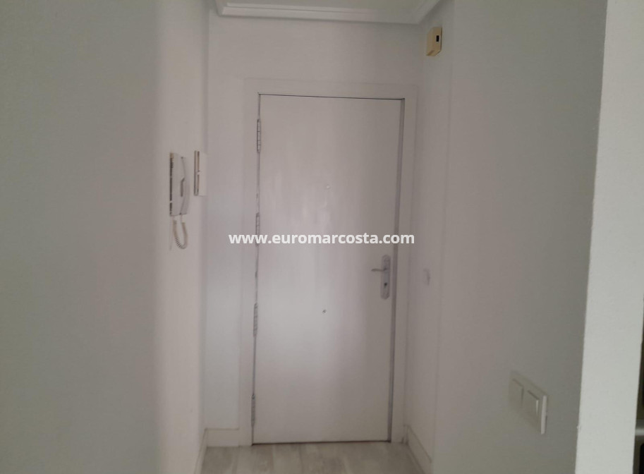 Venta - Apartamento / piso - Torrevieja - TORREVIEJA