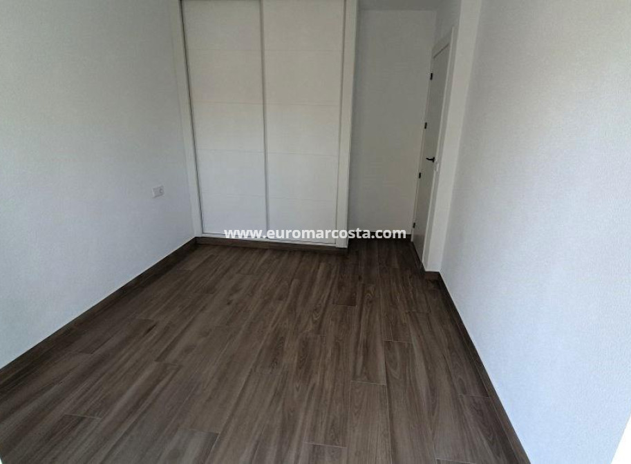 Venta - Villa - Torrevieja - TORREVIEJA