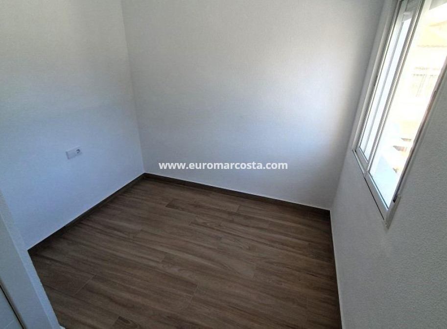 Venta - Villa - Torrevieja - TORREVIEJA