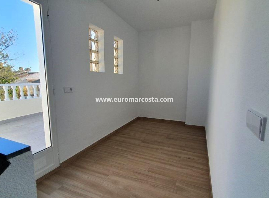 Venta - Villa - Torrevieja - TORREVIEJA