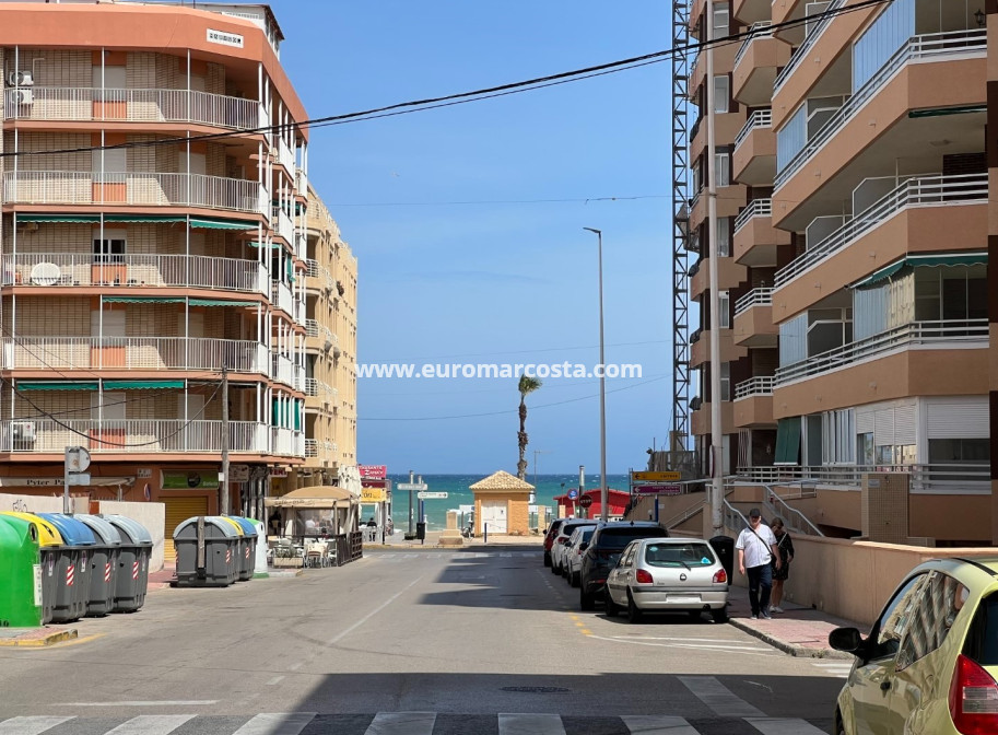 Sale - Apartment / flat - La Mata