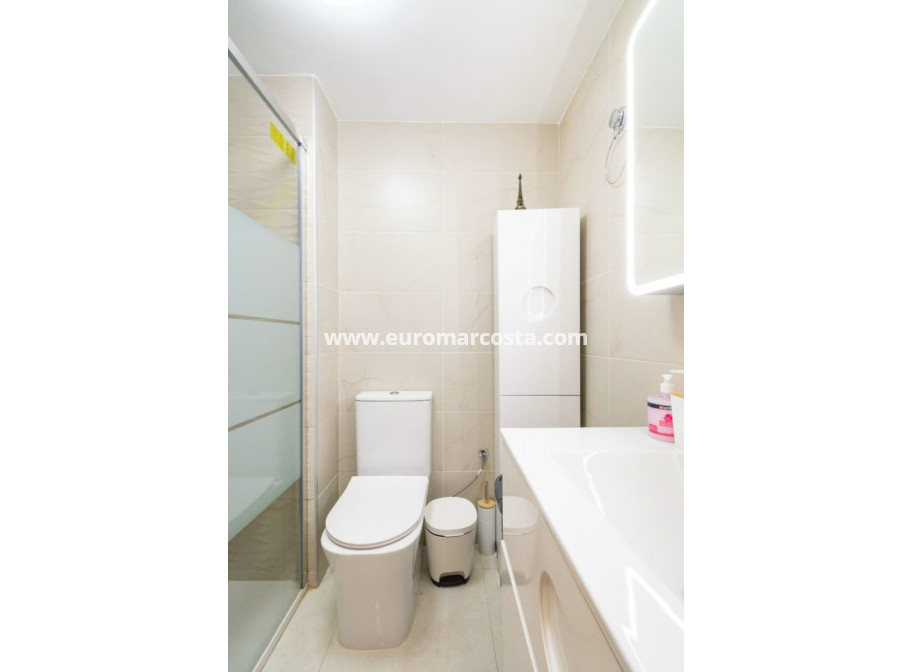 Sale - Apartment / flat - La Mata