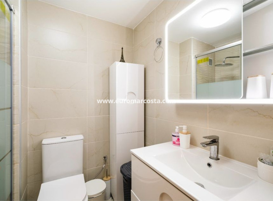 Sale - Apartment / flat - La Mata