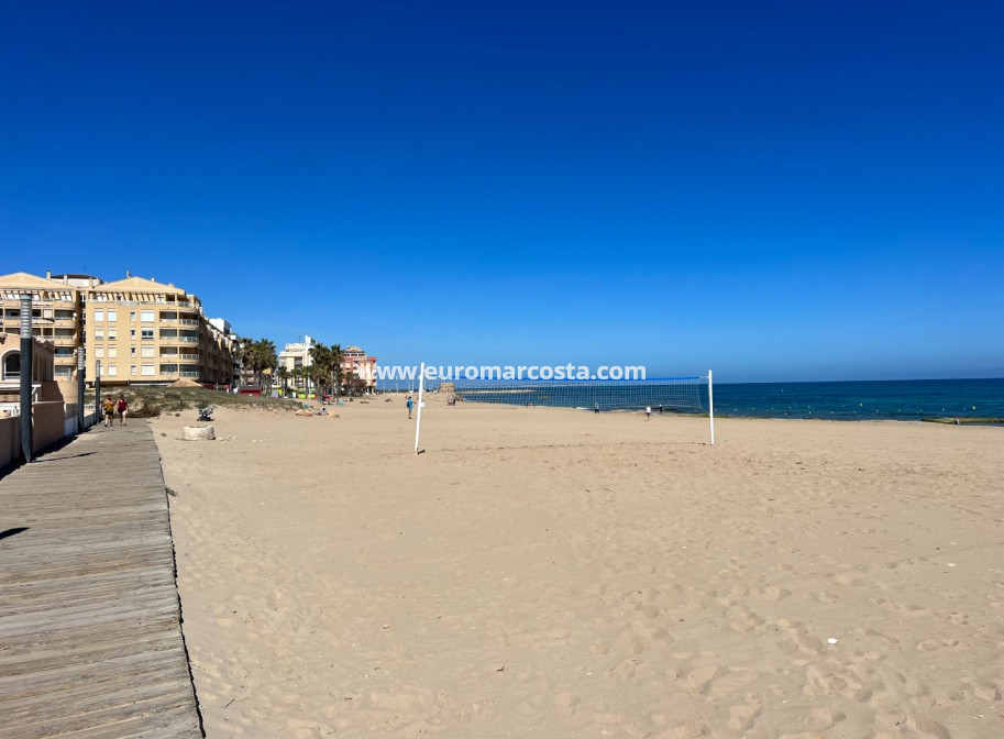 Sale - Apartment / flat - La Mata