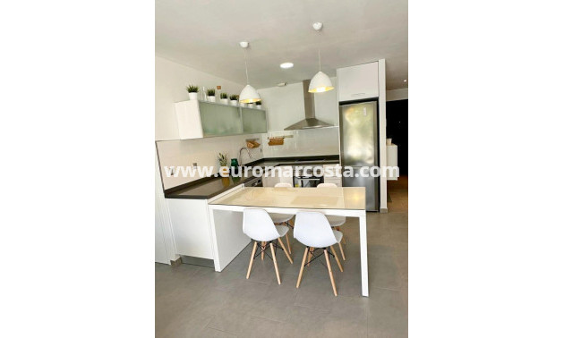 Sale - Apartment / flat - La Mata