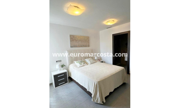 Sale - Apartment / flat - La Mata