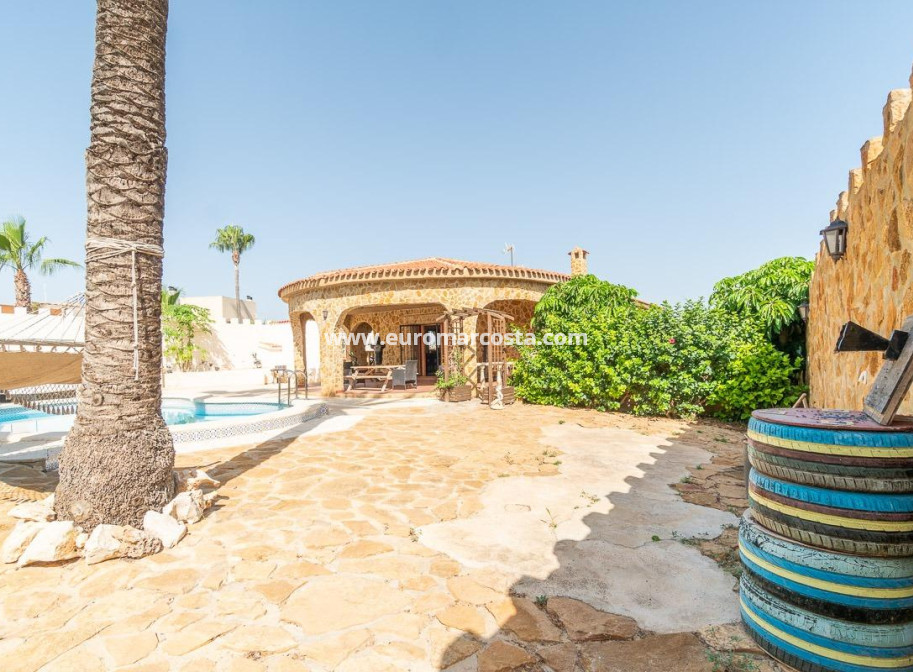 Venta - Villa - Torrevieja - TORREVIEJA