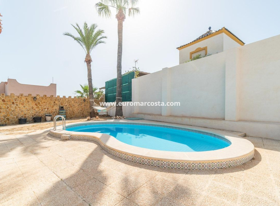 Venta - Villa - Torrevieja - TORREVIEJA