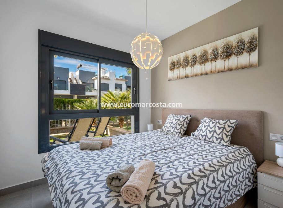 Sale - Apartment / flat - Pilar de la Horadada