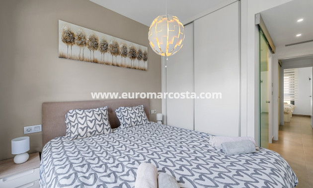 Sale - Apartment / flat - Pilar de la Horadada