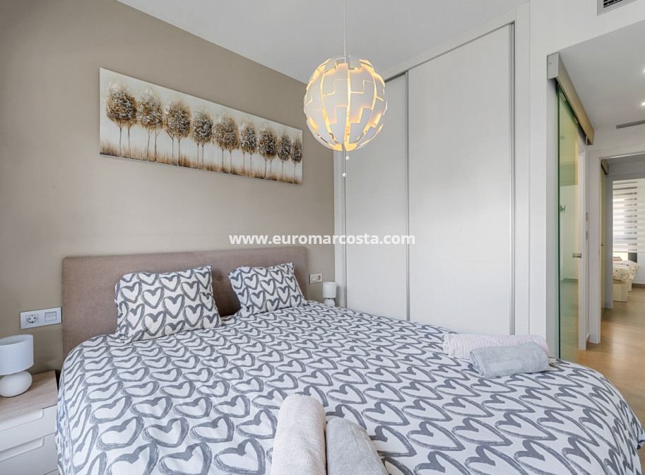 Sale - Apartment / flat - Pilar de la Horadada