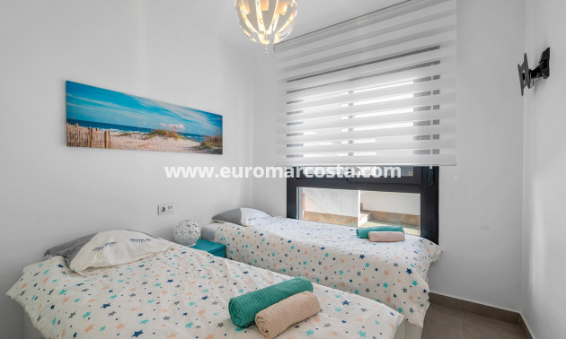 Sale - Apartment / flat - Pilar de la Horadada