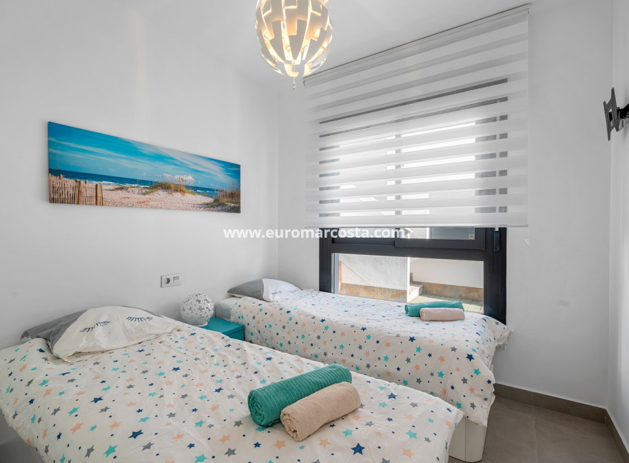 Sale - Apartment / flat - Pilar de la Horadada