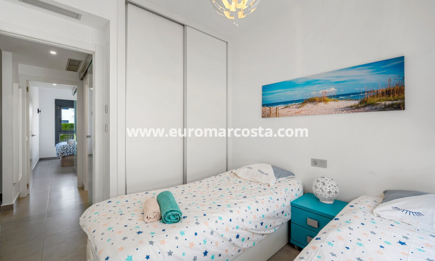 Sale - Apartment / flat - Pilar de la Horadada