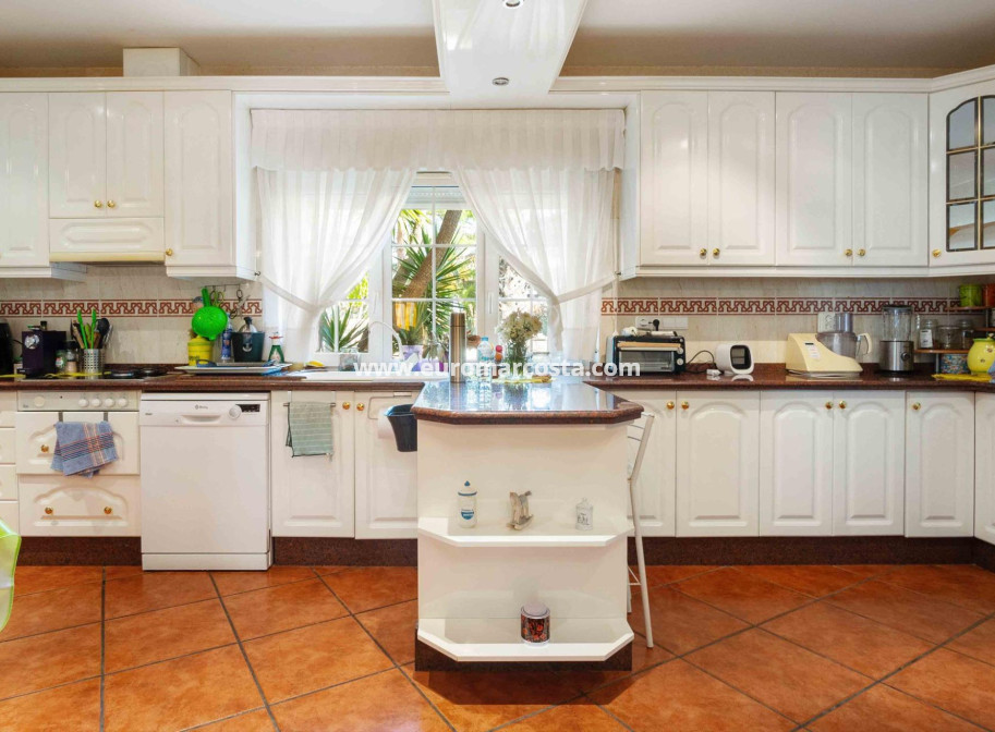 Sale - Villa - Orihuela Costa