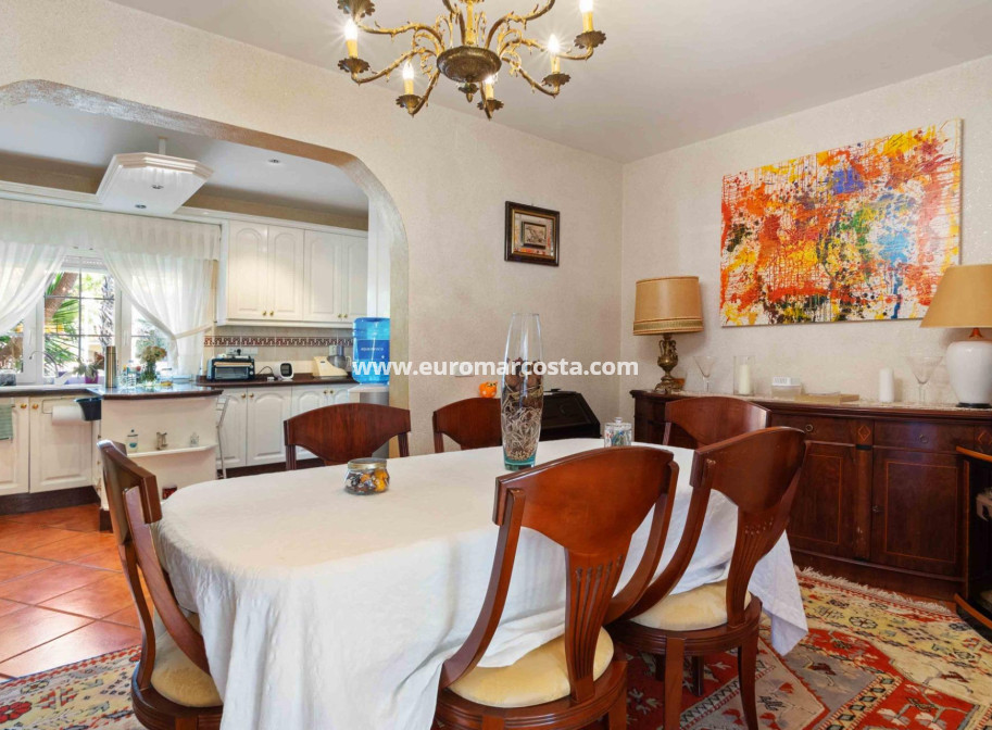 Sale - Villa - Orihuela Costa