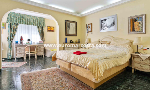 Sale - Villa - Orihuela Costa