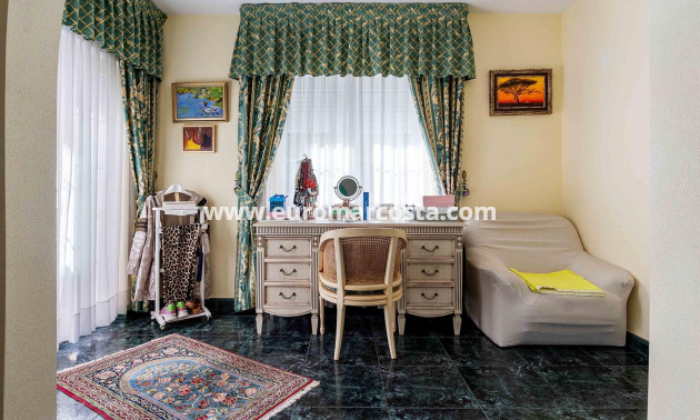 Sale - Villa - Orihuela Costa
