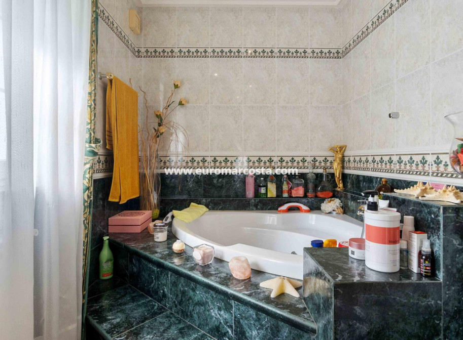 Sale - Villa - Orihuela Costa