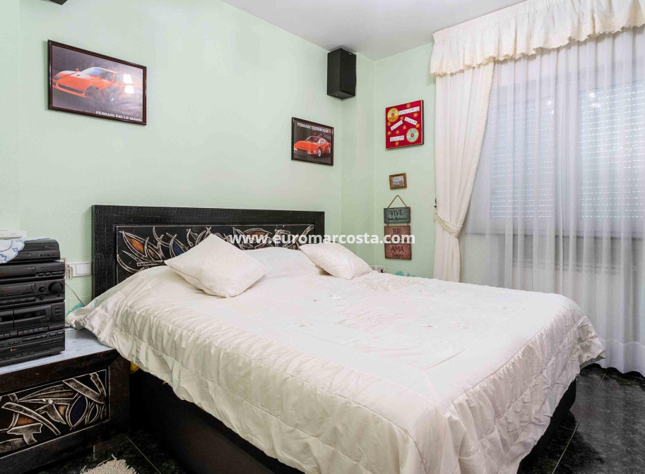 Sale - Villa - Orihuela Costa