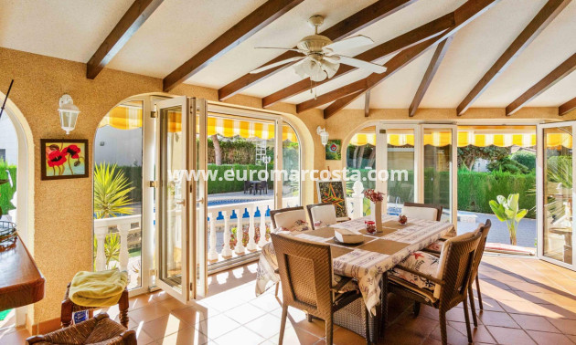 Sale - Villa - Orihuela Costa