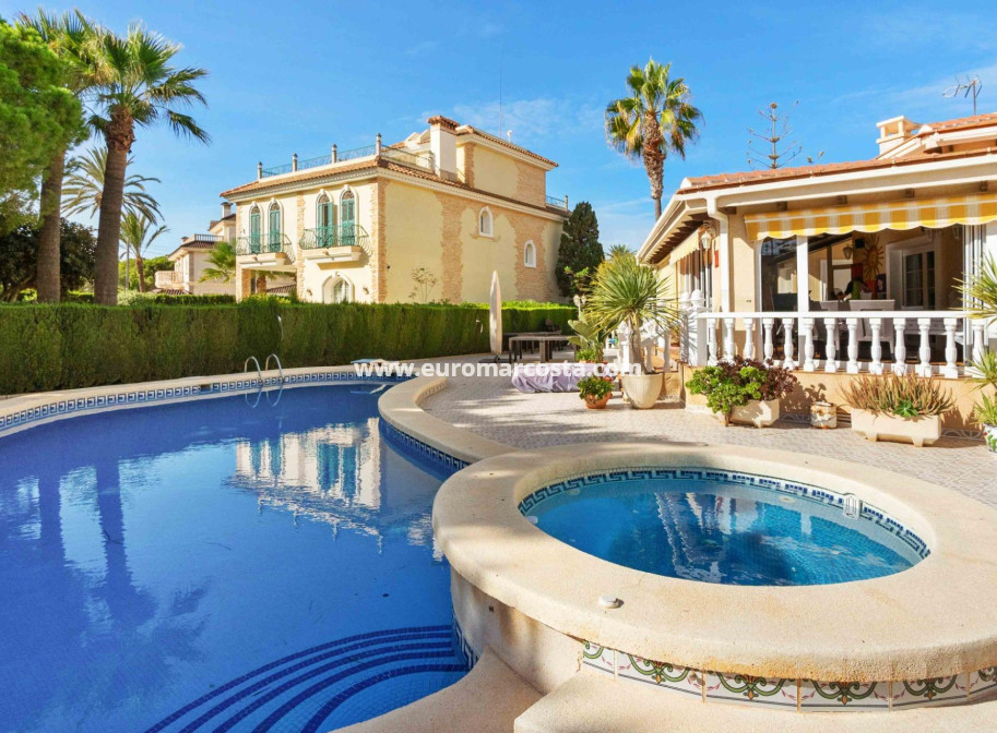 Sale - Villa - Orihuela Costa