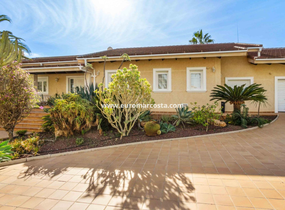 Sale - Villa - Orihuela Costa