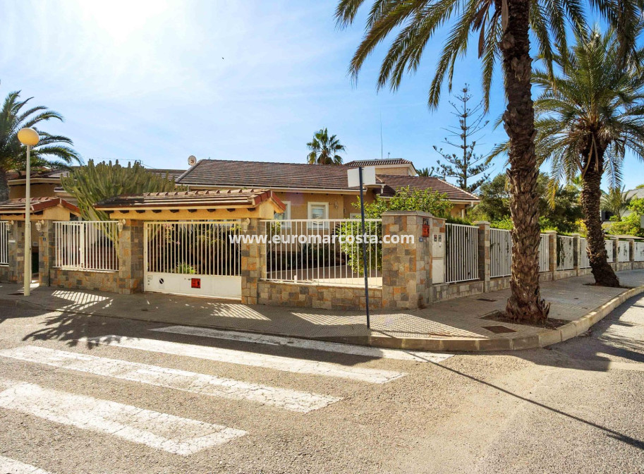 Sale - Villa - Orihuela Costa