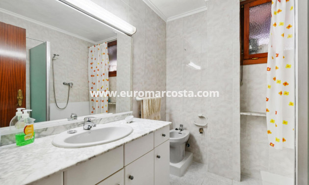 Sale - Apartment / flat - Torrevieja - TORREVIEJA