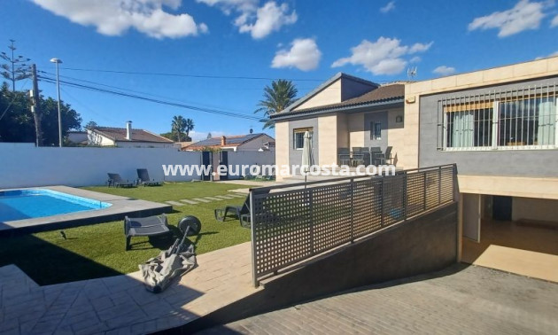 Sale - Villa - Torrevieja - TORREVIEJA