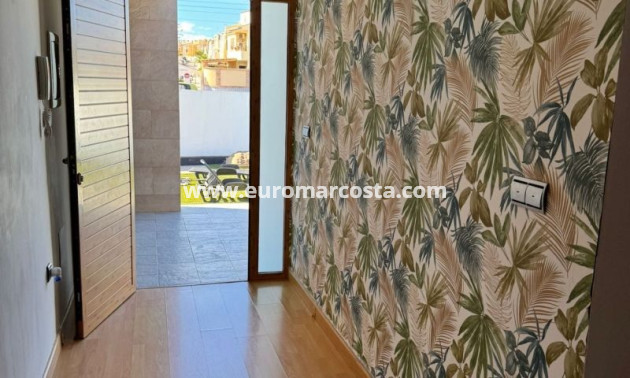 Sale - Villa - Torrevieja - TORREVIEJA