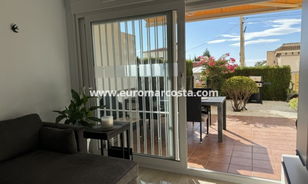 Sale - Apartment / flat - Orihuela Costa