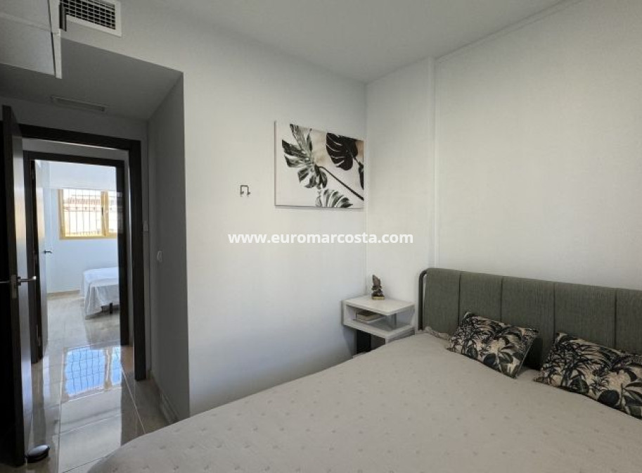 Sale - Apartment / flat - Orihuela Costa