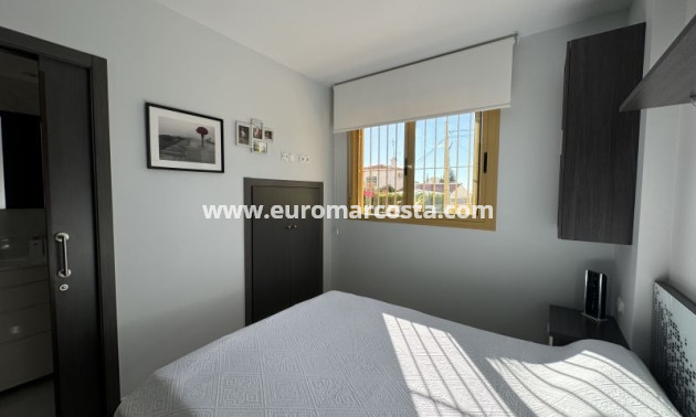 Sale - Apartment / flat - Orihuela Costa