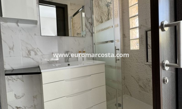 Sale - Apartment / flat - Orihuela Costa