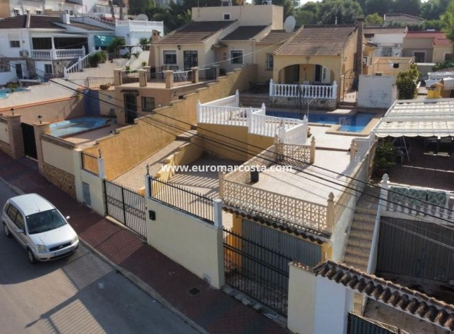 Sale - Villa - Torrevieja - Orihuela Costa