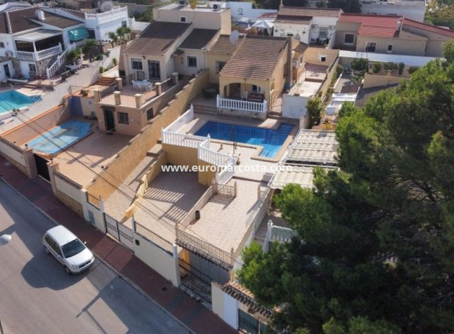 Sale - Villa - Torrevieja - Orihuela Costa