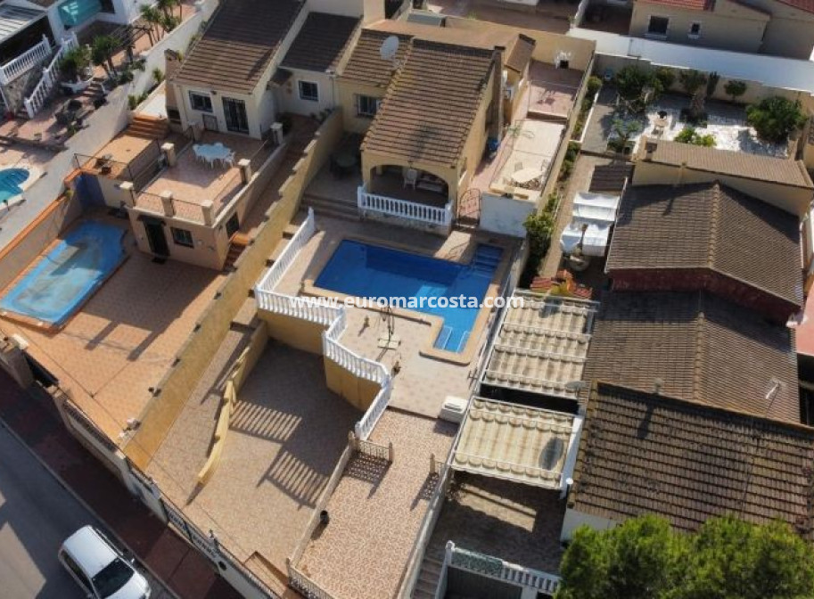 Sale - Villa - Torrevieja - Orihuela Costa