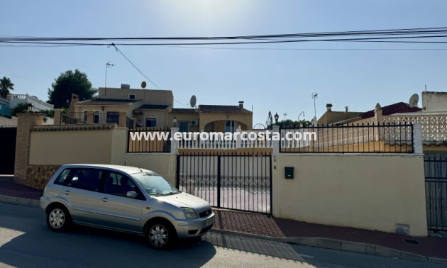 Sale - Villa - Torrevieja - Orihuela Costa