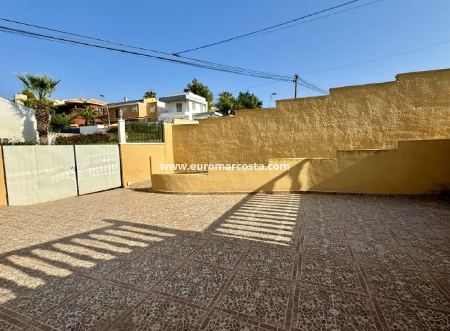 Sale - Villa - Torrevieja - Orihuela Costa