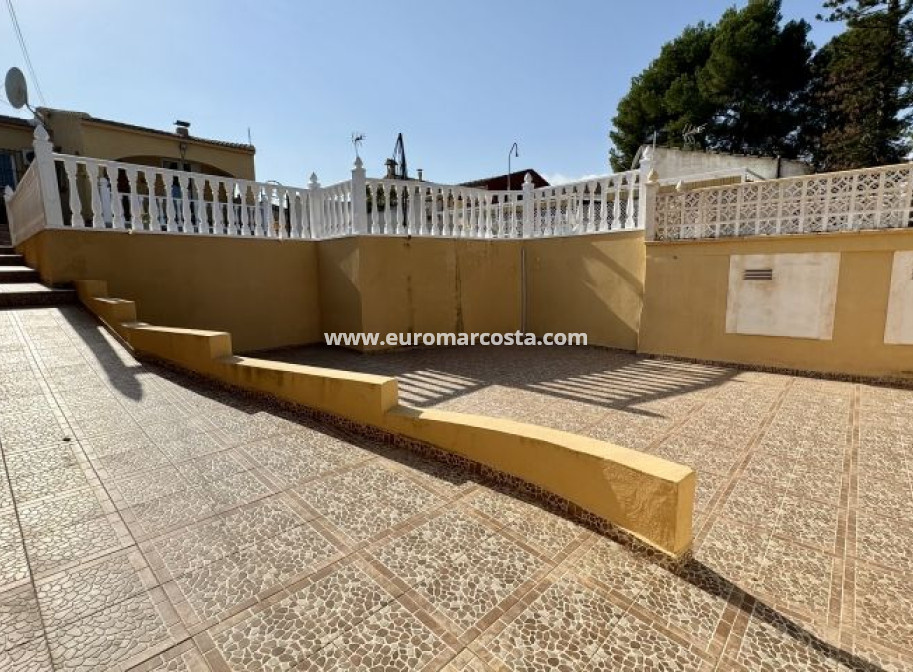 Sale - Villa - Torrevieja - Orihuela Costa