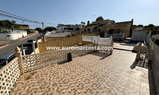 Sale - Villa - Torrevieja - Orihuela Costa