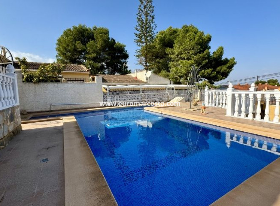 Sale - Villa - Torrevieja - Orihuela Costa