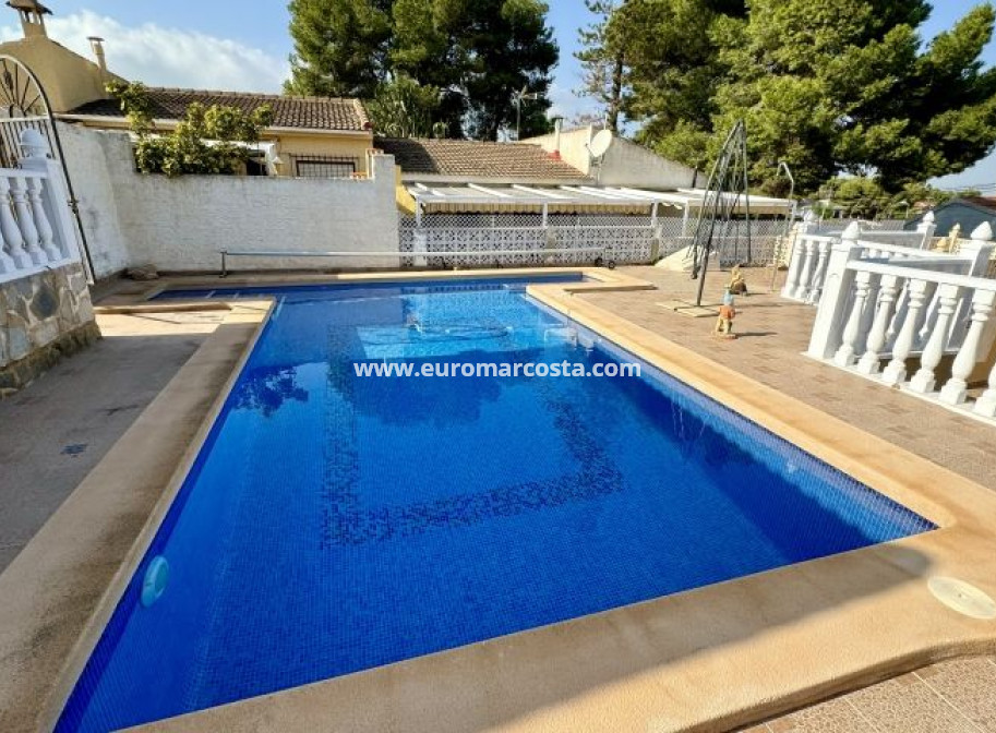 Sale - Villa - Torrevieja - Orihuela Costa