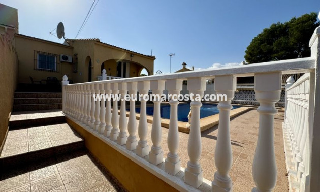 Sale - Villa - Torrevieja - Orihuela Costa