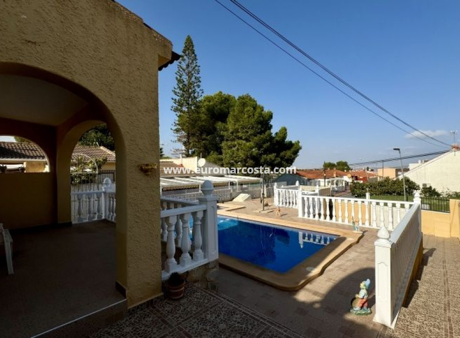 Sale - Villa - Torrevieja - Orihuela Costa