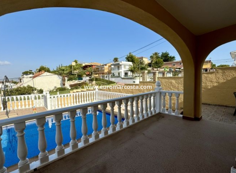 Sale - Villa - Torrevieja - Orihuela Costa