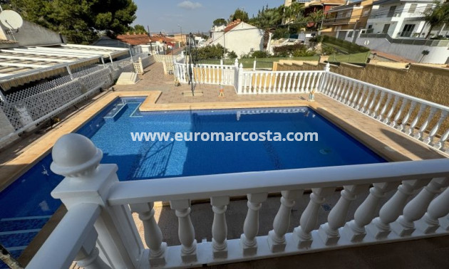 Sale - Villa - Torrevieja - Orihuela Costa