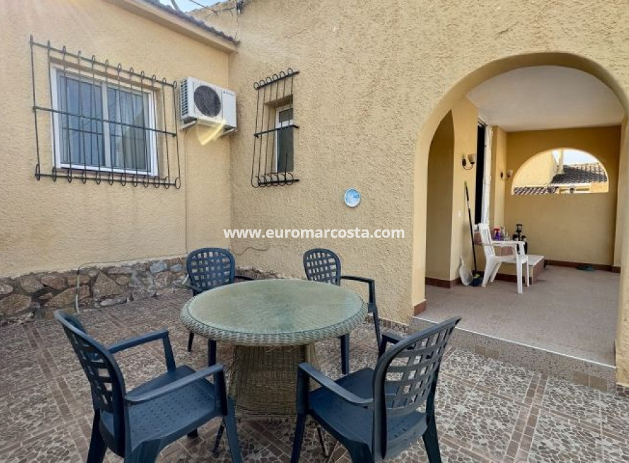 Sale - Villa - Torrevieja - Orihuela Costa