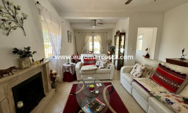 Sale - Villa - Torrevieja - Orihuela Costa